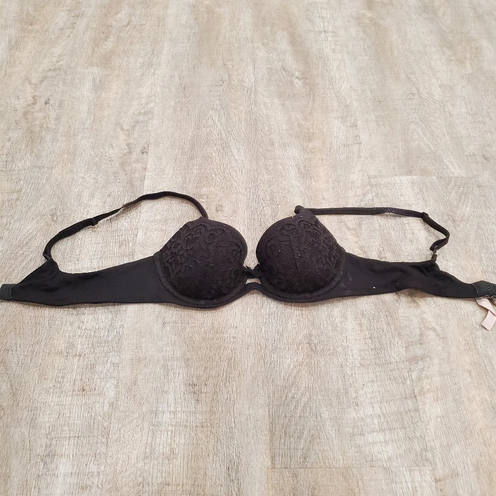 Victoria's Secret Black Lace Underwire Bra Size 34B